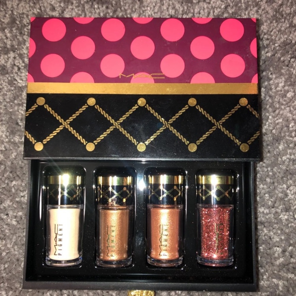 Mac glitter pigments